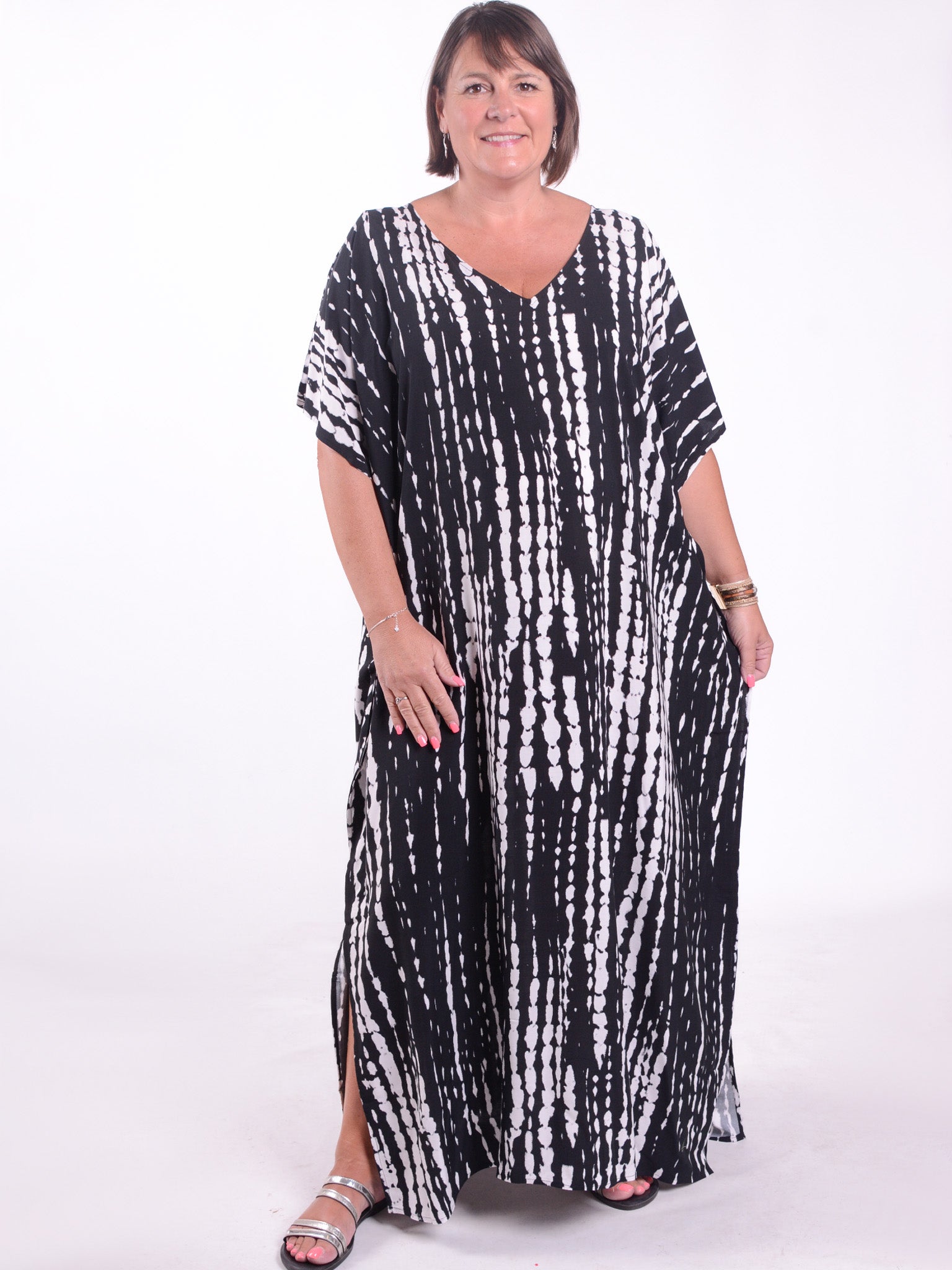 Black and White Kaftan - KAF15, Dresses, Pure Plus Clothing, Lagenlook Clothing, Plus Size Fashion, Over 50 Fashion