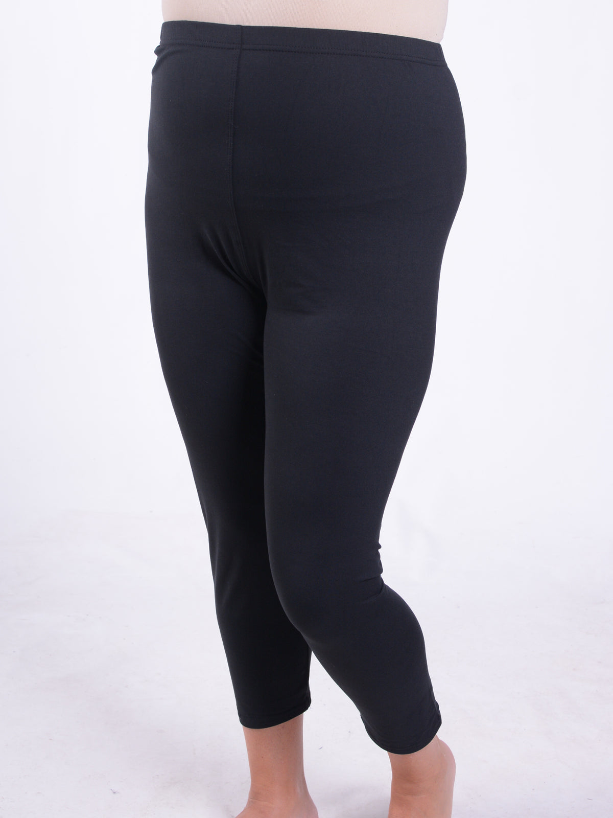 Capri Leggings  - Plain Black - L64